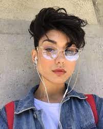 Fazendo Carao Esperando A Marcia Parceirona Da Uber Acho Show Quando Consigo Pegar Alguma Motorista Me S Short Hair Styles Androgynous Hair Hair Styles