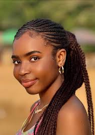 Toutes les filles et dames qui utilisent la gamme 24 carats Gold : TEINT  D'OR ont toutes cette couleur de peau dorée et satinée 😎. Pour moi c'est  la meilleure gamme pour