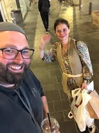 חג שמח יש לי חנות דגים במלחה נשארו קצת טריים אם יש משפחות שחסר להם לשבת  ולחג אפשר לפנות 0544520159