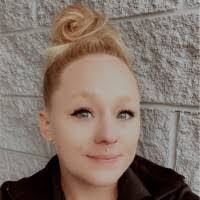 Elizabeth Carman's Instagram, Twitter & Facebook