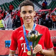 Latest on bayern munich midfielder jamal musiala including news, stats, videos, highlights and more on espn. Jamal Musiala Wiki Girlfriend Parents Nationality Facts