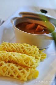 Tidak pakai cetakan, cuma diaduk,roti jala kinca durian. Cara Mudah Membuat Roti Jala Tanpa Acuan Asian Cooking Roti Dinner Dishes Resep Kuini