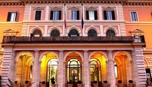 Se per un normale cittadino la vita a roma è molto l'ospedale umberto i è vecchio, consumato, disorganizzato, a tratti fatiscente, e come tante altre strutture pubbliche italiane. Policlinico Umberto I La Lupus Clinic Compie Dieci Anni Medico E Paziente