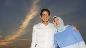 Daniel mananta, berawal dari menjadi office boy, lalu sukses menjadi presenter top saya sempat bertanya kepada pak mahmud apakah saya masih punya utang yang belum terbayar? karena namanya anak sekolah, pasti pernah utang dengan penjual jajanan. Sandiaga Uno Biodata Profil Lengkap Kepogaul