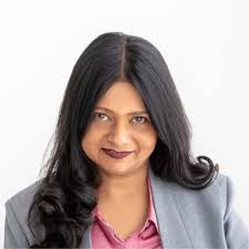 Summers in Alaska.. the rest of the year in Hawaii 🏝️ Sign me up! One of  my favorite role models did just that. An entrepreneur, mentor, and someone  I highly respect in