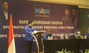Последние твиты от emil e dardak (@emildardak). Emil Dardak Menantu Soekarwo Bakal Bersaing Jadi Ketua Partai Demokrat Jatim