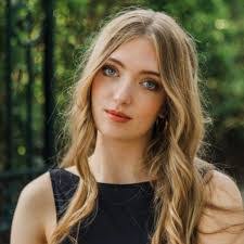 Dora Novak's Instagram, Twitter & Facebook