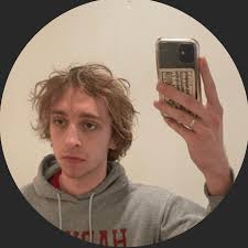 Who produced “Courtyard” by Oscar Lindsey?