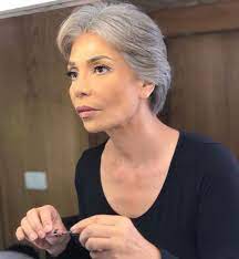 أهلها لهم طريقة تعامل خاصة. Ø³ÙˆØ³Ù† Ø¨Ø¯Ø± Ø³ÙŠÙ†Ø§Ø±ÙŠÙˆ Ù…Ø³Ù„Ø³Ù„ ÙˆÙ†Ø­Ø¨ ØªØ§Ù†ÙŠ Ù„ÙŠÙ‡ Ù…ØªÙ…Ø§Ø³Ùƒ Ø§Ù„Ø£Ø­Ø¯Ø§Ø« Ø¨ÙˆØ§Ø¨Ø© Ø§Ù„Ø´Ø±ÙˆÙ‚ Ù†Ø³Ø®Ø© Ø§Ù„Ù…ÙˆØ¨Ø§ÙŠÙ„