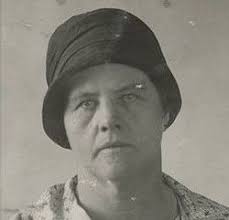 Esther Alvira Clements Besares (1885-1965)