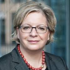 Stephanie Nickels's Instagram, Twitter & Facebook