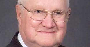 Louis Kirk's Instagram, Twitter & Facebook