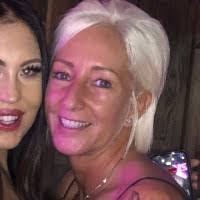 Natasha Thomson's Instagram, Twitter & Facebook