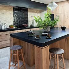 6 Exemples De Cuisine En Bois Qui Ont Adopte Le Style Campagne Chic Avec Brio En 2020 Cuisine Salle A Manger Cuisine Moderne Cuisine Rustique Chic