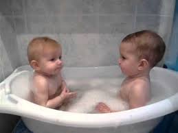 Deti Kupayutsya V Vannoj Children Bathe Youtube