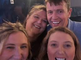 Wel….. dani ddim yn gwybod lle i ddechrau….. Roedd hin anhygoel gweld  gymaint o bobl daeth draw ir diwrnod agored Dydd Sadwrn. Gwych oedd cael  eich gweld, gwynebau hen a newydd, a