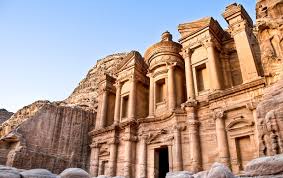 Η θερμοκρασία ανεβαίνει μεχρι τους 49°c.μεγάλη διαφορά έχει και ο μεσων όρος θερμοκρασίας ανάμεσα μέρας και νύχτας η οποία είναι 10 βαθμοί και παραπάνω. Iordania Iordania Ta3idiwtikos Kai Gastronomikos Odhgos