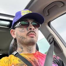 Jack Lullo (@jacklullohaswethands) • Instagram photos and videos