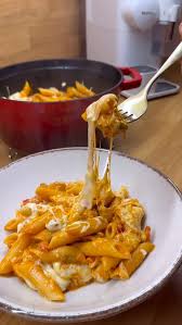 ‫باستا بالتونة مرة سهلة و لذيذة ما تحتاج اكتبها حتى لازم تجربووووها 😍😍  #easyrecipes #pasta #recipes #comfortfood #وصفات #وصفات_سهله #noodles #tuna‬‎