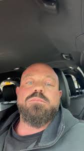 Kris Stephens's Instagram, Twitter & Facebook