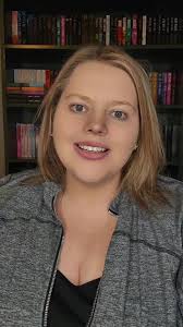 @Siena Trap is queen when it comes to hockey romance #spicybooktok  #hockeyromance #hockeyromancebooks #hefallsfirst #goldenretrieverblackcat  #reversegrumpysunshine #mafiaromance #sienatrap #goaliegoal