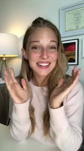 Robin Menefee's Instagram, Twitter & Facebook