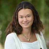 Zoe Hahn's Instagram, Twitter & Facebook