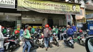 Kamu bisa kirim paket sameday antarkota dengan ongkir flat s/d 5 kg, kirim paket extra size hingga berat 20 kg dengan paxelbig dan kirim paket instant dalam kota. Bu Nanik Nya Manis Kali Ya Yg Datang Banyak Qiqiqiqi Photo De Pisang Goreng Madu Bu Nanik Jakarta Tripadvisor