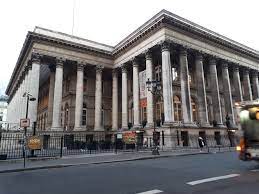 The bourse de commerce was. Cac 40 La Bourse De Paris S Anime Avec Les Publications Avant Un Week End De Quatre Jours Bfm Bourse