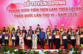 Đi lên thanh c niên chớ ngại ngần g chi đi lên thanh d7 niên làm theo lờii g bác. Hai Ä'oan Vien Dáº§u Khi Ä'Æ°á»£c Tuyen DÆ°Æ¡ng Thanh Nien Tien Tiáº¿n Lam Theo Lá»i Bac