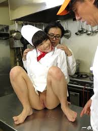 ThumbNow Japanese Babe Yukina Kiryu 霧生ゆきな ファミレスで働くトロイ主婦 1pondo 060916_313