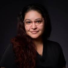 Lisa Goswick's Instagram, Twitter & Facebook