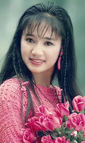 Nữ hoàng ảnh lịch cát-xê 20 cây vàng/phim, được Lý Hùng cử tài xế riêng mua  đồ ăn mang tới tận khách sạn