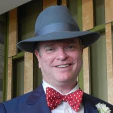 Eve Plaud's Instagram, Facebook & TikTok