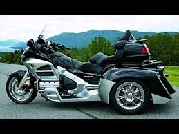Ice chest carrier on hitch, trailer hitch, luggage rack on trunk. 2018 Honda Goldwing Trike First Look Youtube