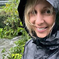 I know this is an algae bloom in our local loch, but any soggy plant people  know the type of algae ut is? Pic of the lurcher I walk, just for tax