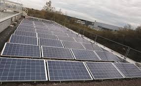 Energies Renouvelables Le Luxembourg Encore Loin Du Compte With Images Solar Panels Roof Solar Panel Luxembourg