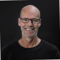 100+ perfiles de «Adriaanse»