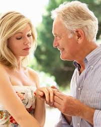 Sugar dating, also called sugaring, is a transactional dating practice typically characterized by an older wealthier person and a younger person in need of financial assistance in a mutually beneficial. Pin Von Sugardaddyssites Auf Sugar Daddy Dating