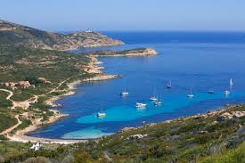La corse a également créé la réserve naturelle la plus a bord, les skippers vous montreront sûrement des endroits peu connus des plaisanciers. Corse Les Tresors Caches De L Ile De Beaute Immobilier De Luxe