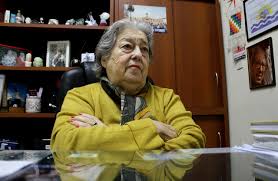 Les mères de la place de mai (en espagnol : La Madre Punk De La Patria Combativa Hebe De Bonafini