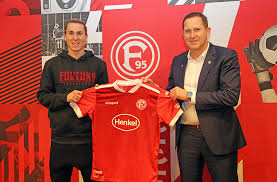 He only drinks coffee without sugar or sweetener, as he says that coffee has to be tasted pure. Fortuna Dusseldorf 1895 Fortuna Verstarkt Sich Mit Felix Klaus
