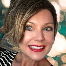 Lindy Helms's Instagram, Twitter & Facebook