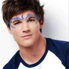 Alex Chace's Instagram, Twitter & Facebook