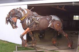 Cheval Trait Fer Sculpture John Lopez Est Un Artiste Americain Originaire De L Etat Du Dakota Du Sud Eleve Dans Un Horse Sculpture Animal Sculptures Horse Art