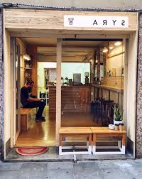 35 Desain Interior Cafe Kecil Bergaya Klasik Vintage Dan Modern Dizeen Di 2020 Desain Interior Interior Desain