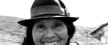 Artesanías con Historia: Talleres Comunitarios en Salinas