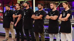 Ünlü şeflerin sunduğu yarışma programında yarışmacılar en güzel yemekleri yapmak için mücadele ediyor. Masterchef Turkiye 2020 De Heyecanli Gece 1 Kasim Masterchef Te Elenen Isim Aciklandi Tanya Kilitkayali Kimdir