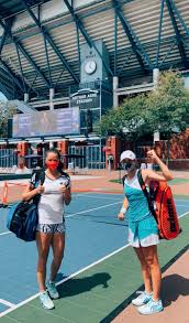 Iga swiatek is the 2020 roland garros women's champion. Iga Swiatek On Twitter Good Day At The Office Thanks Kuzmovaviktoria Cincytennis