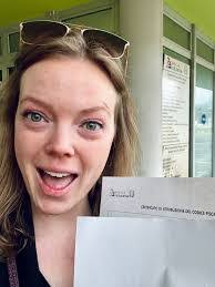 Cindy Halliday's Instagram, Twitter & Facebook